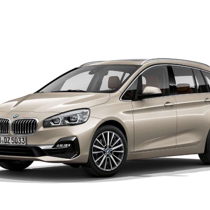 BMW 2 Reeks Gran Tourer 218d xDrive Model Luxury F46 facelift 2018 Kaschmirsilber driekwart vooraanzicht 