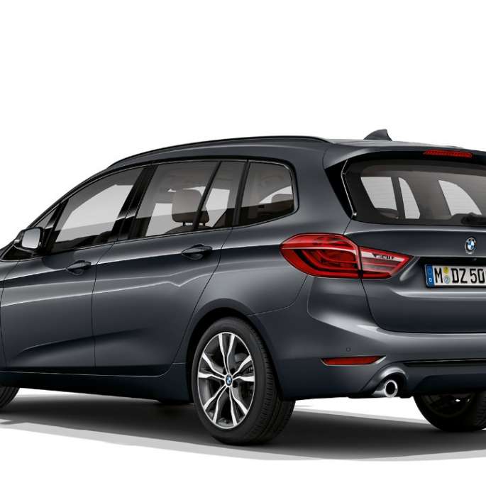 BMW 2 Reeks Gran Tourer 220d Model Sport F46 facelift 2018 Mineralgrau metallic driekwart vooraanzicht 