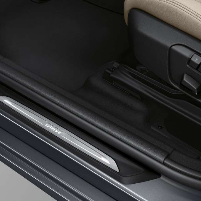 Deurdrempels BMW 2 Reeks Gran Tourer 220d Model Sport F46 2018 Mineralgrau metallic close-up