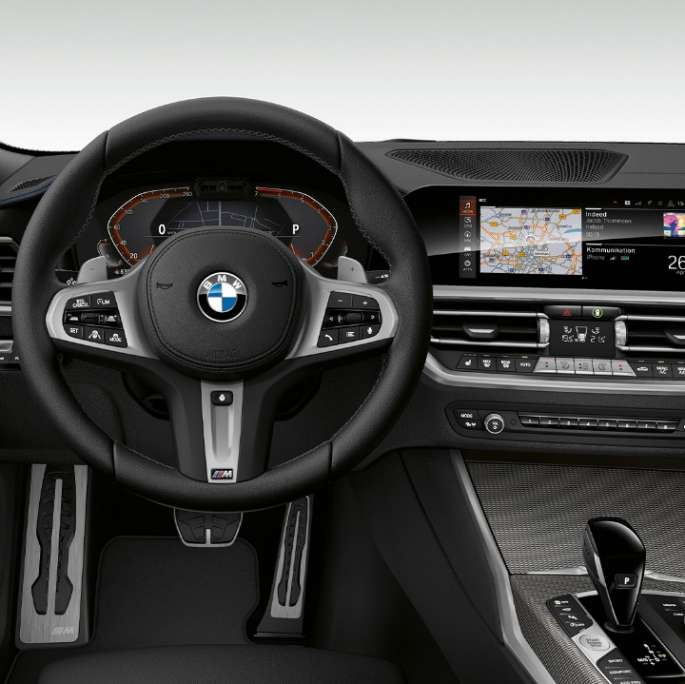 BMW 3 Reeks Berline, Model M Sport cockpit Frontale close-up van de cockpit aan bestuurderszijde van de BMW 3 Reeks Berline met de uitrusting van het model M Sport.