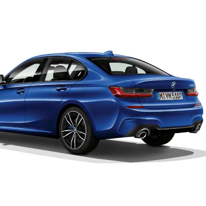 BMW 3 Reeks Berline, Model M Sport achterkant Driekwart achteraanzicht van de BMW 3 Reeks Berline met de uitrusting van het model M Sport.
